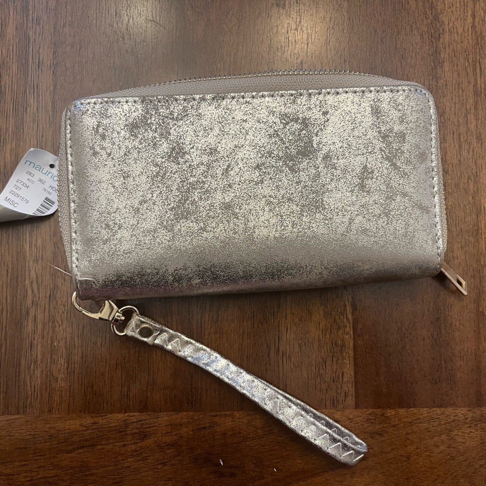 Maurice’s gold wallet wristlet